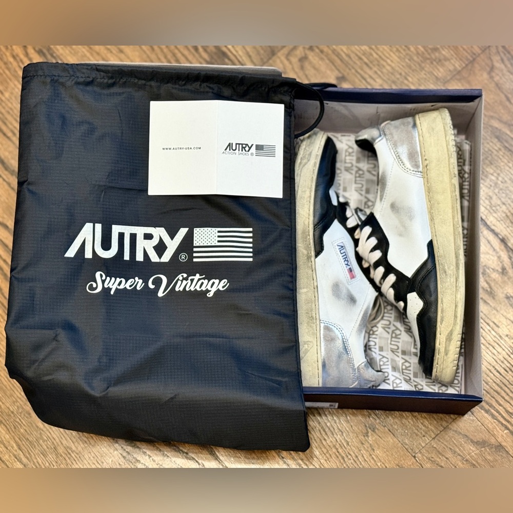 AUTRY SNEAKERS MEDALIST LOW SUPER VINTAGE IN WHITE BLACK SILVER LEATHER, 44–NWT - Picture 6 of 16